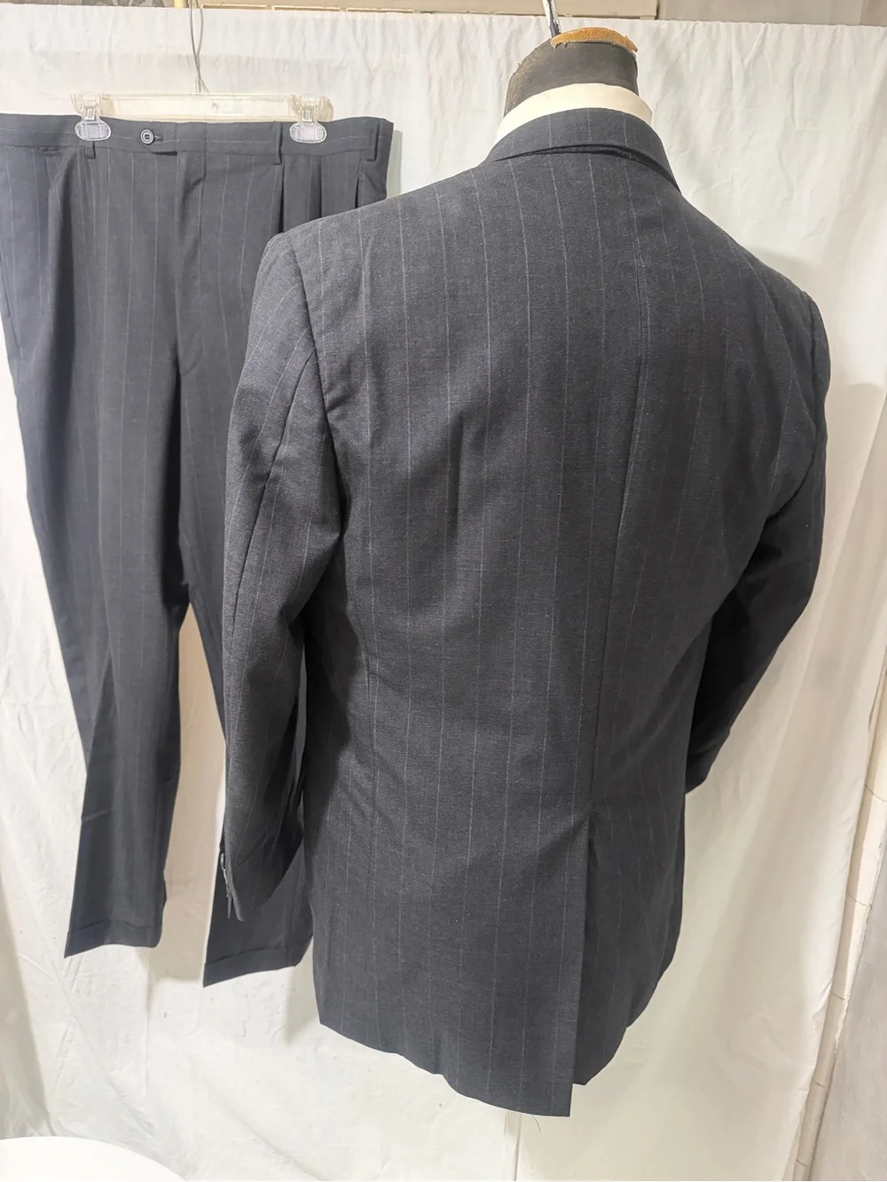 Tailored Charcoal Pinstripe Suit - Elegant Men's Two-Piece☑️